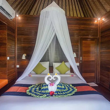Samanta Huts