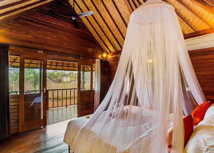 Samanta Huts 3*