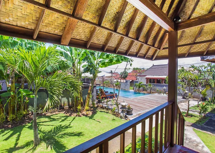 Samanta Huts 3* レンボンガン島