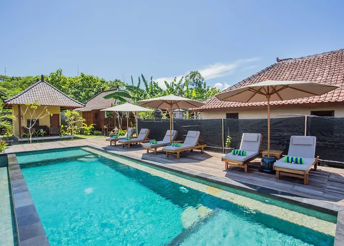 Samanta Huts 3* レンボンガン島