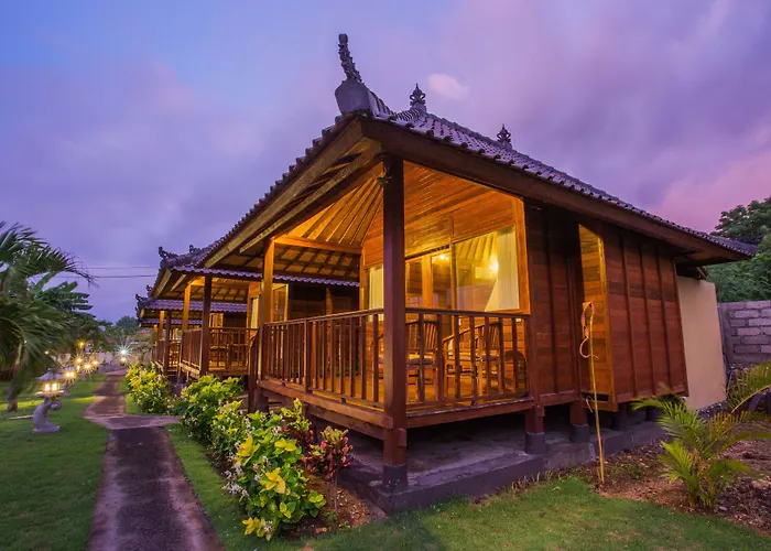 ホリデーパーク Samanta Huts レンボンガン島