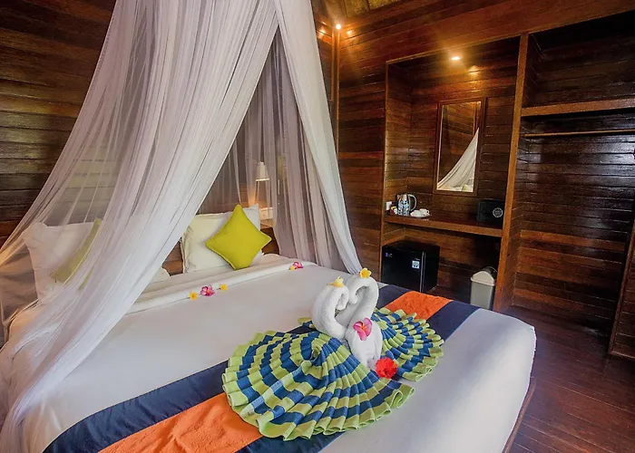 ホリデーパーク Samanta Huts 3*