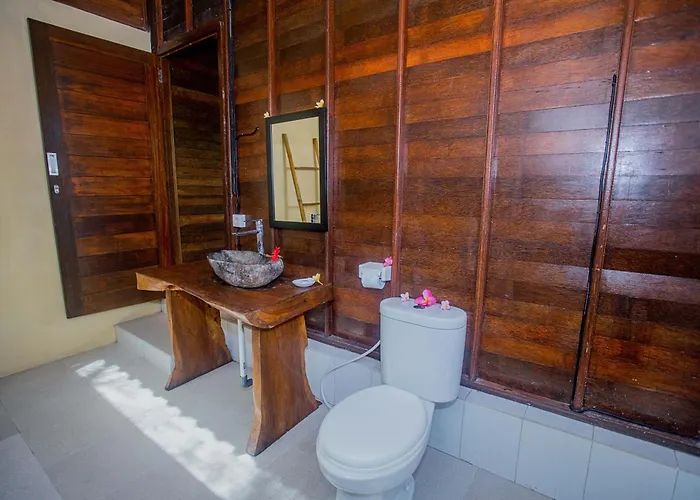 Samanta Huts 3*