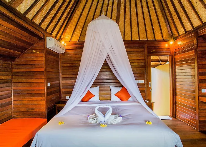 Samanta Huts 3*